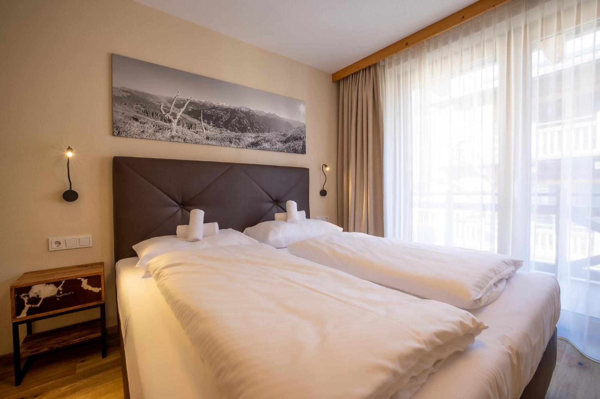 Three-Bedroom Apartment,1606592241:JPEG